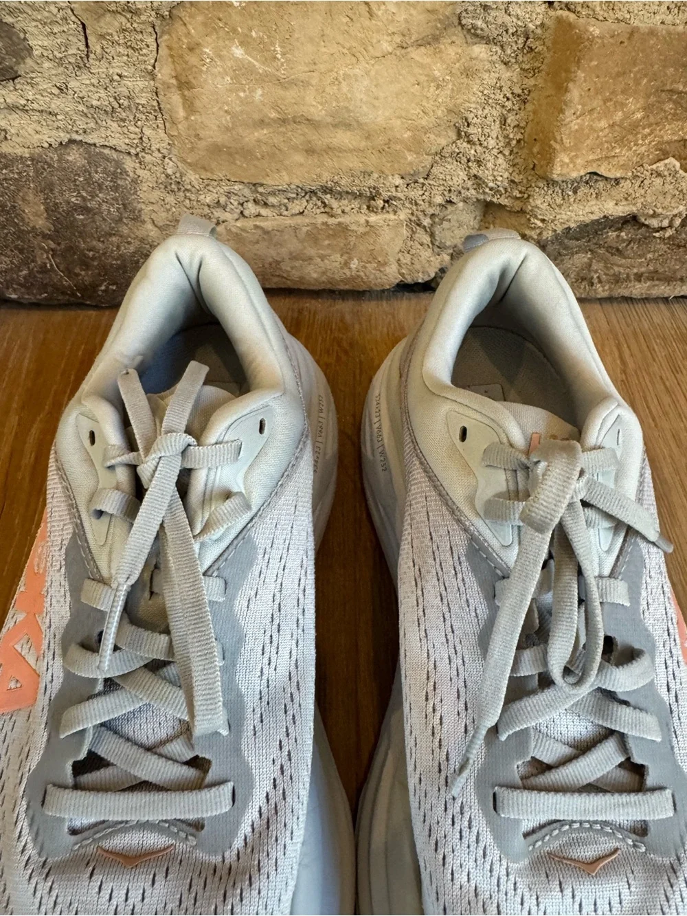 Hoka Bondi 8 Gray Harbor Mist/ Luna rock sz 9 women’s good cond price firm!